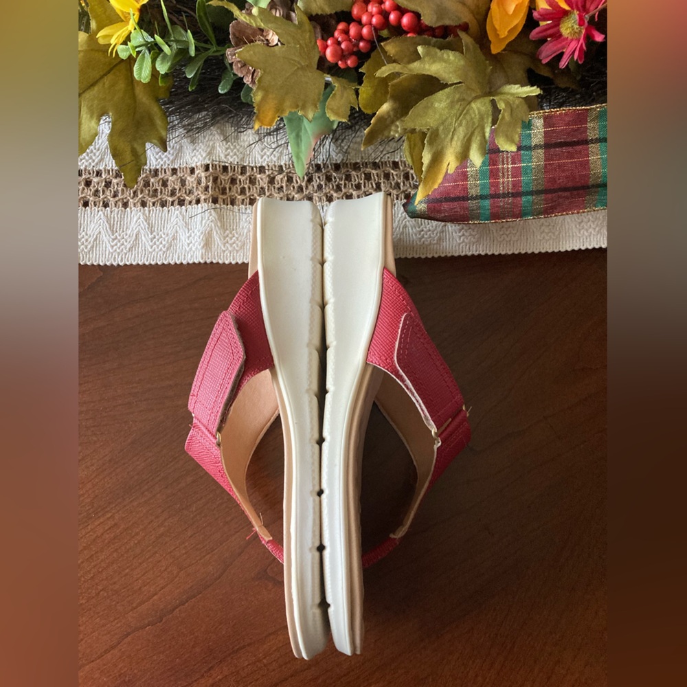 Malu Super Comfort Red Flip Flop Sandals - Picture 4 of 11